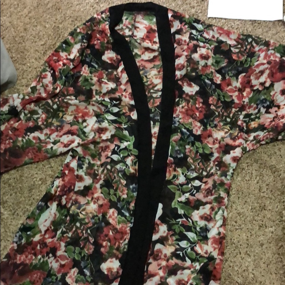 NWOT Floral kimono